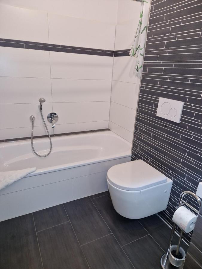 Hochwertige 85Qm-Wohnung In Wuppertal-Vohwinkel Buitenkant foto